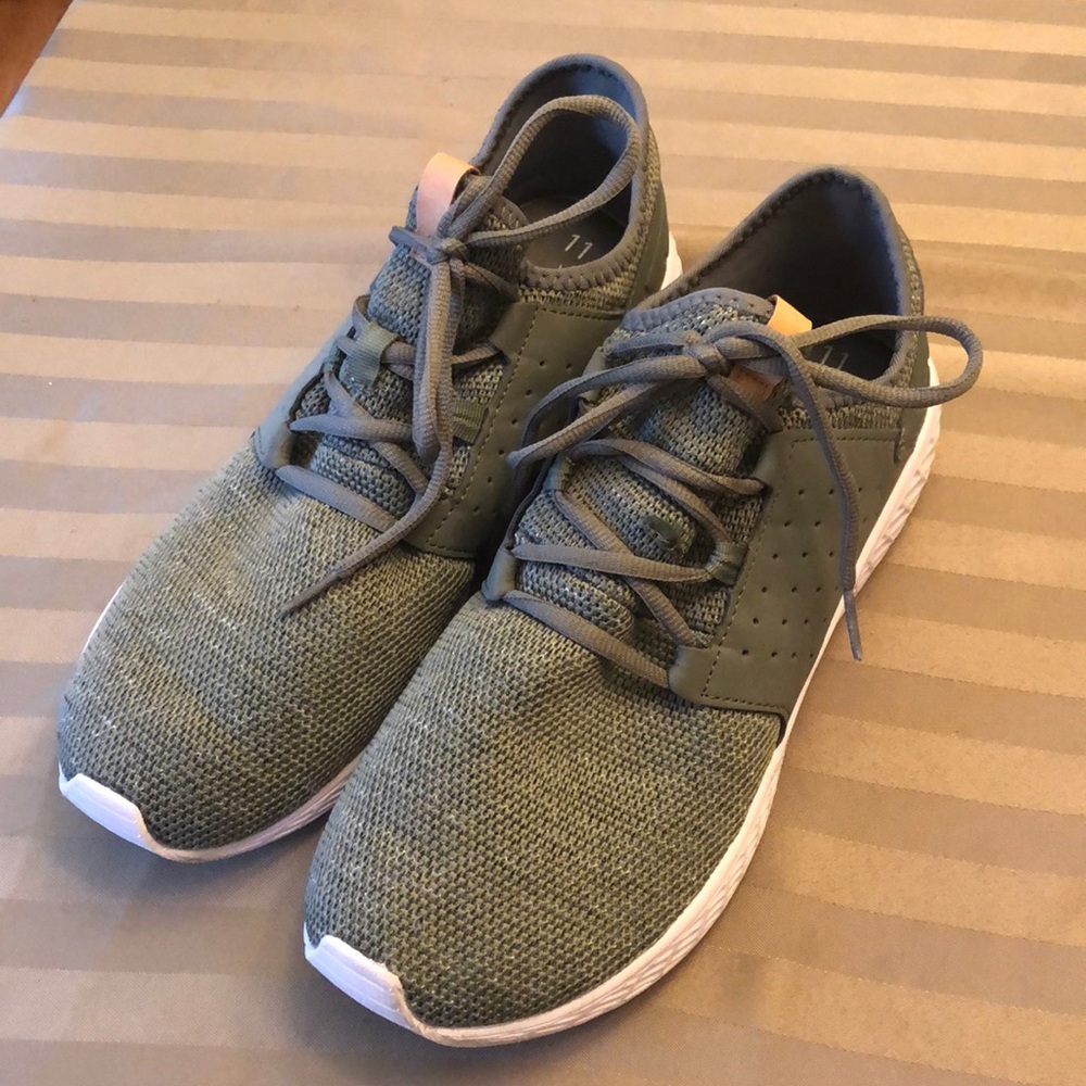 Cool Wave Memory Foam Shoes, great condition